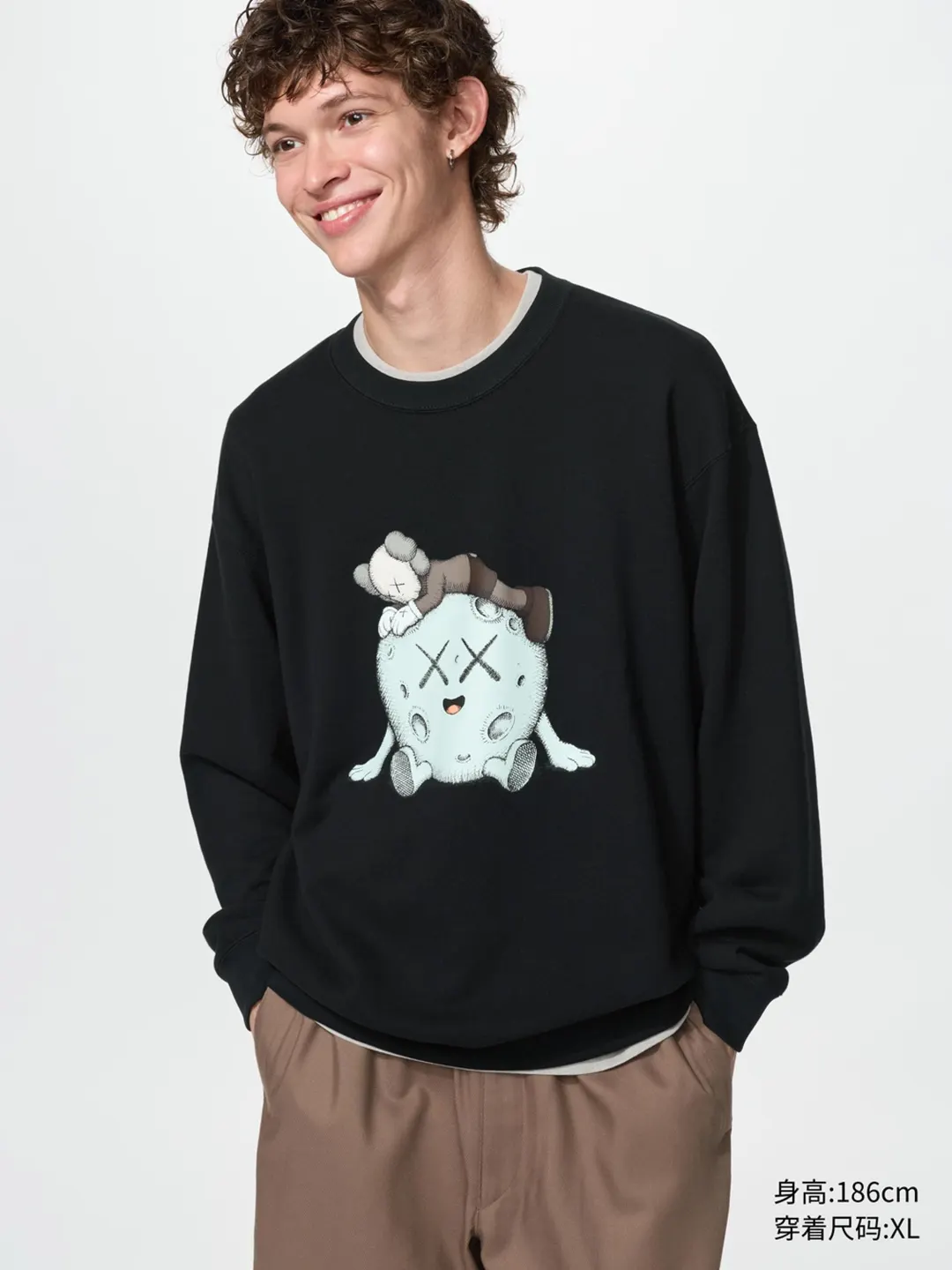 Свитшот UT KAWS, Uniqlo