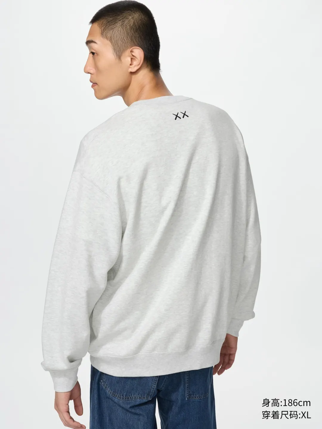 Свитшот UT KAWS, Uniqlo