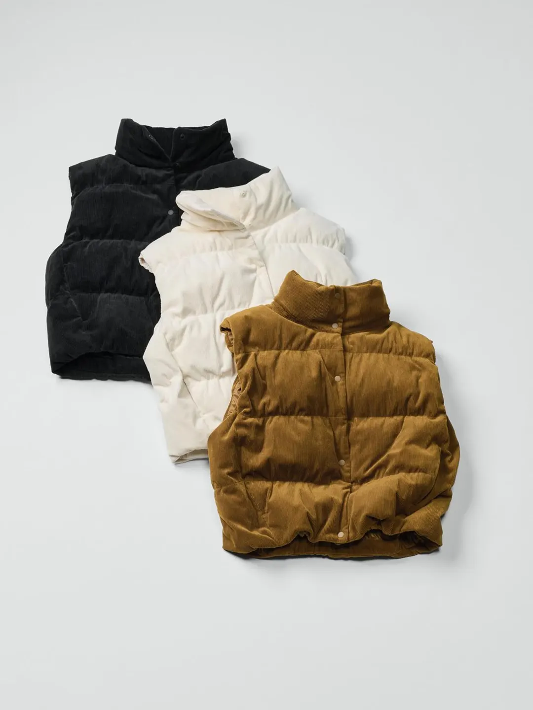 Утепленный жилет из вельвета, Uniqlo