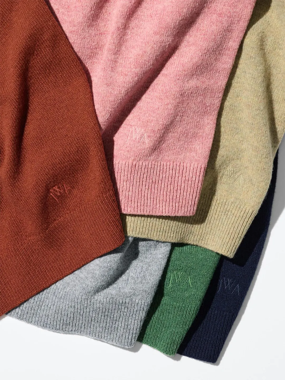 Свитер из мягкой овечьей шерсти с V-образным вырезом, Uniqlo
