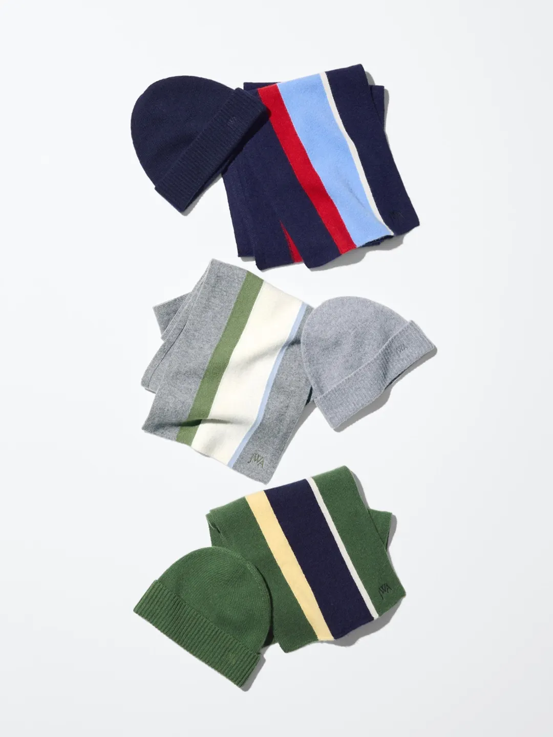 Шапка из шерсти и кашемира, Uniqlo