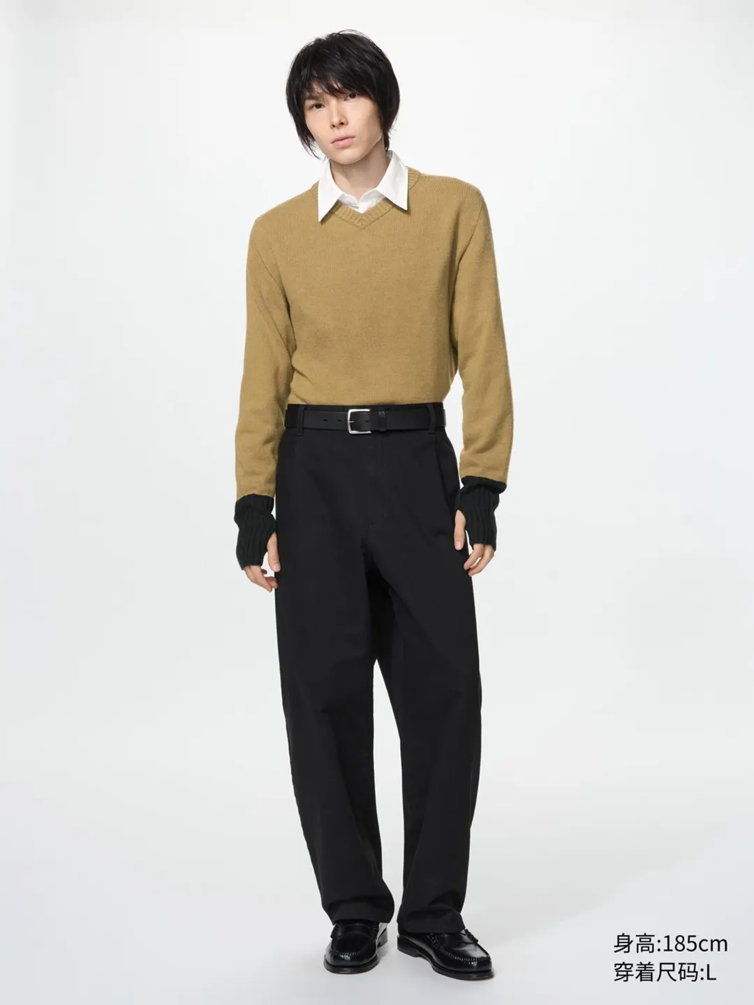 Свитер 3D с V-образным вырезом, Uniqlo