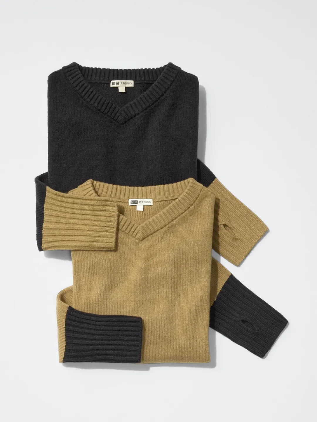 Свитер 3D с V-образным вырезом, Uniqlo
