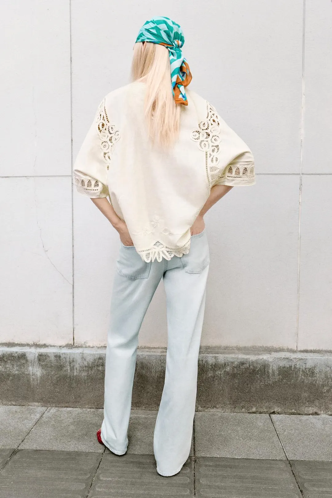 Блузка из смесового льна с вышивкой ZW Collection, Zara