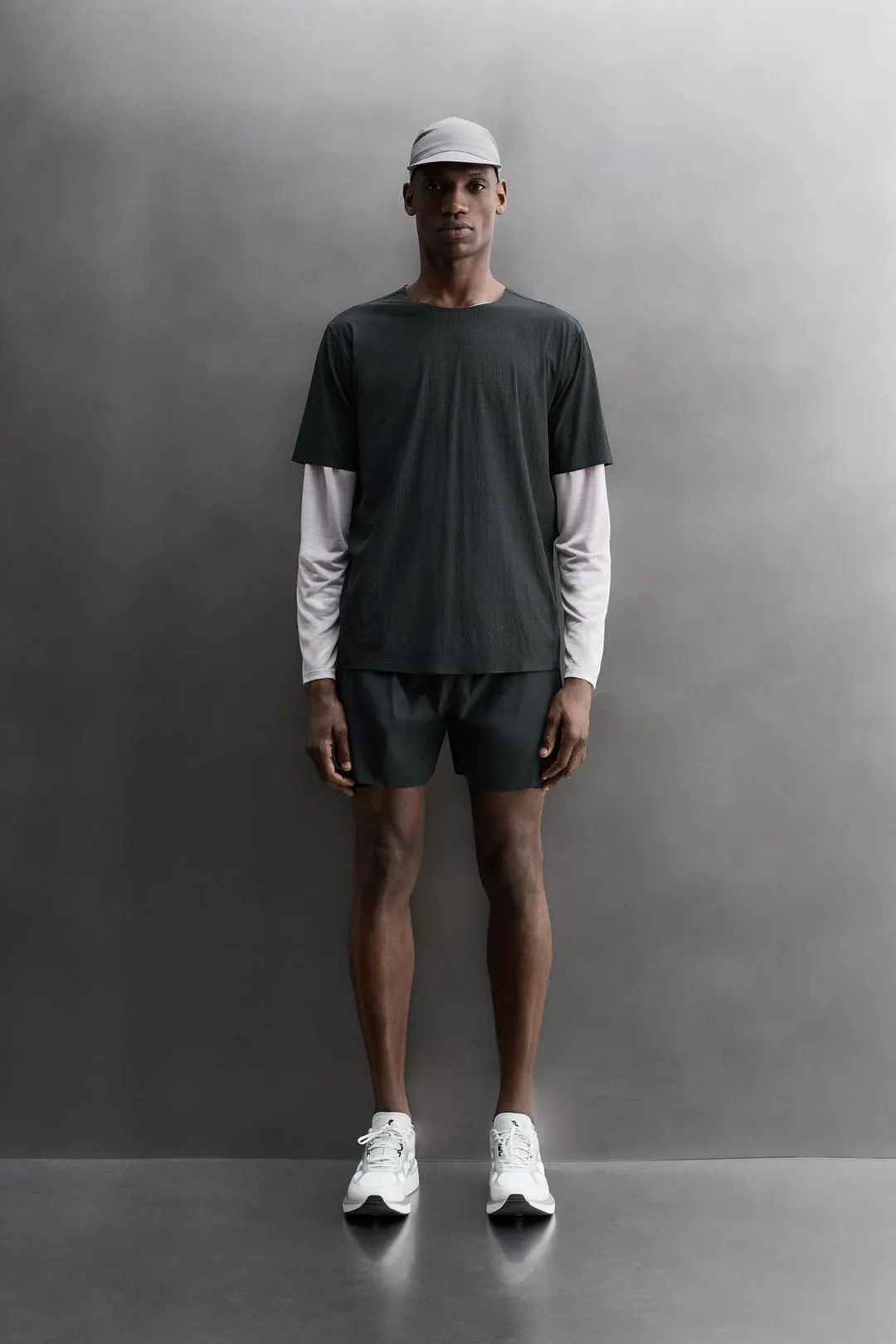 Футболка из структурной технологичной ткани, Zara