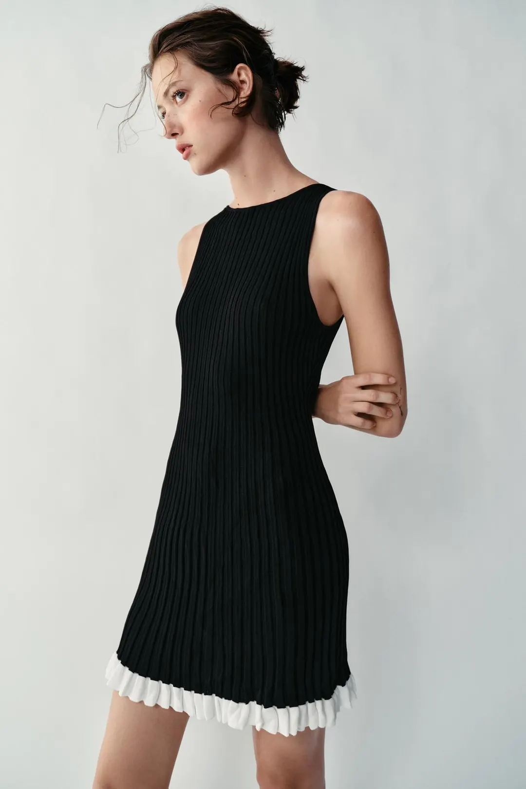 Платье короткое вязаное в рубчик, Zara
