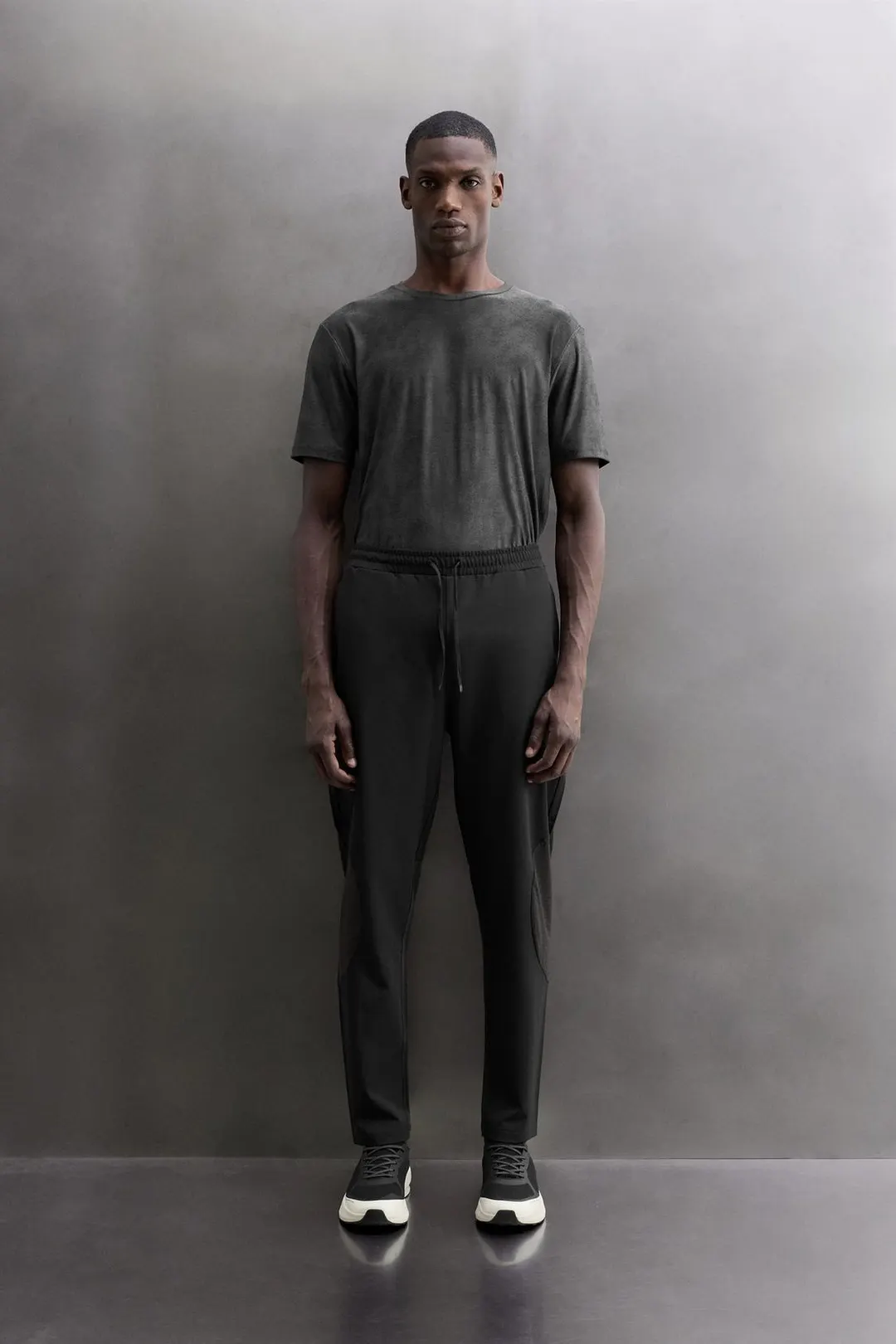 Брюки из комбинированной технологичной ткани, Zara