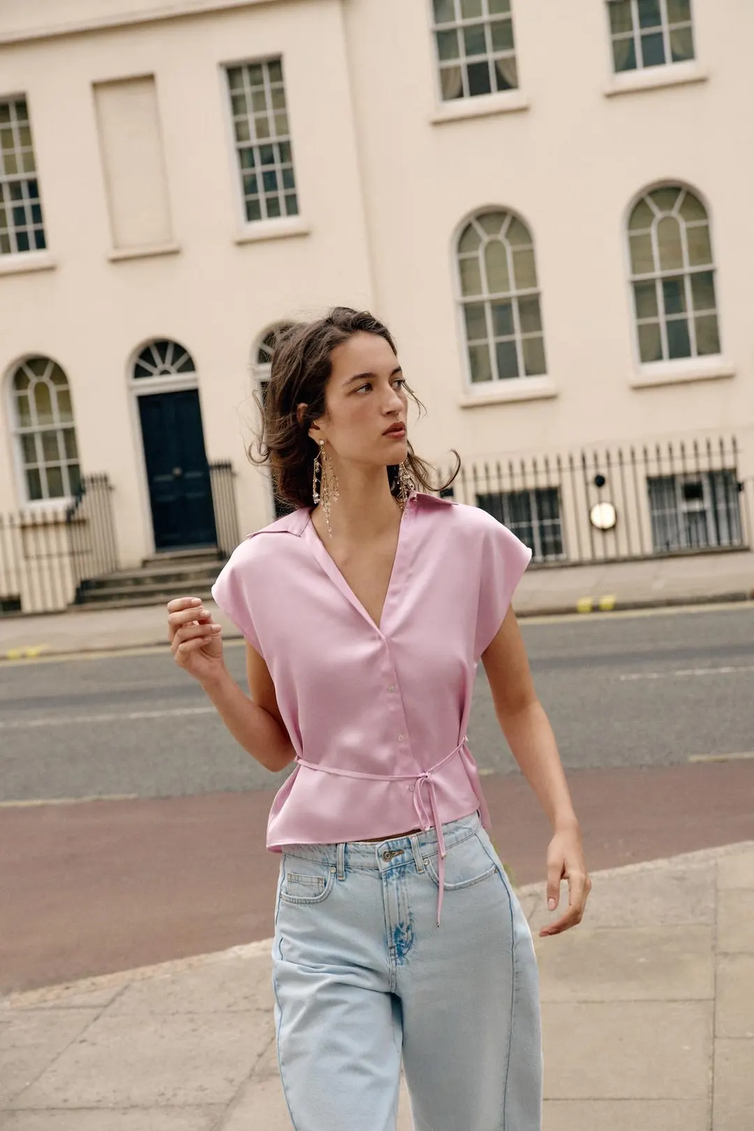Атласная рубашка с короткими рукавами и поясом, Zara