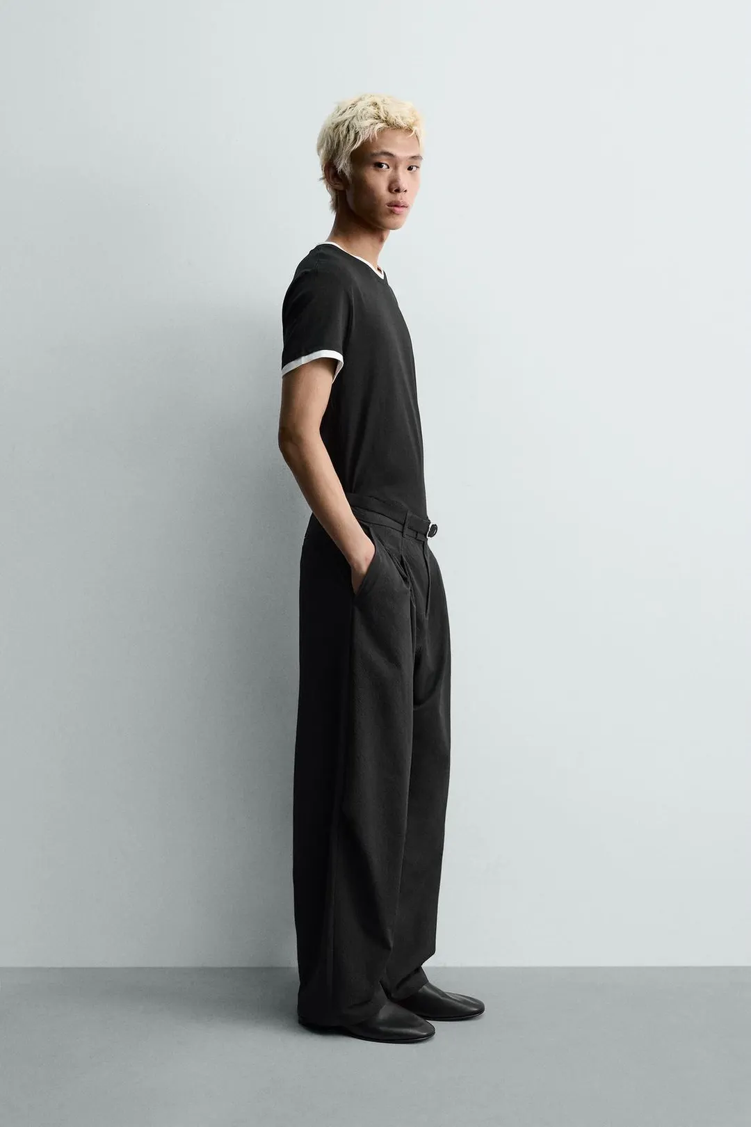 Брюки свободного кроя с неоднородной фактурой, Zara