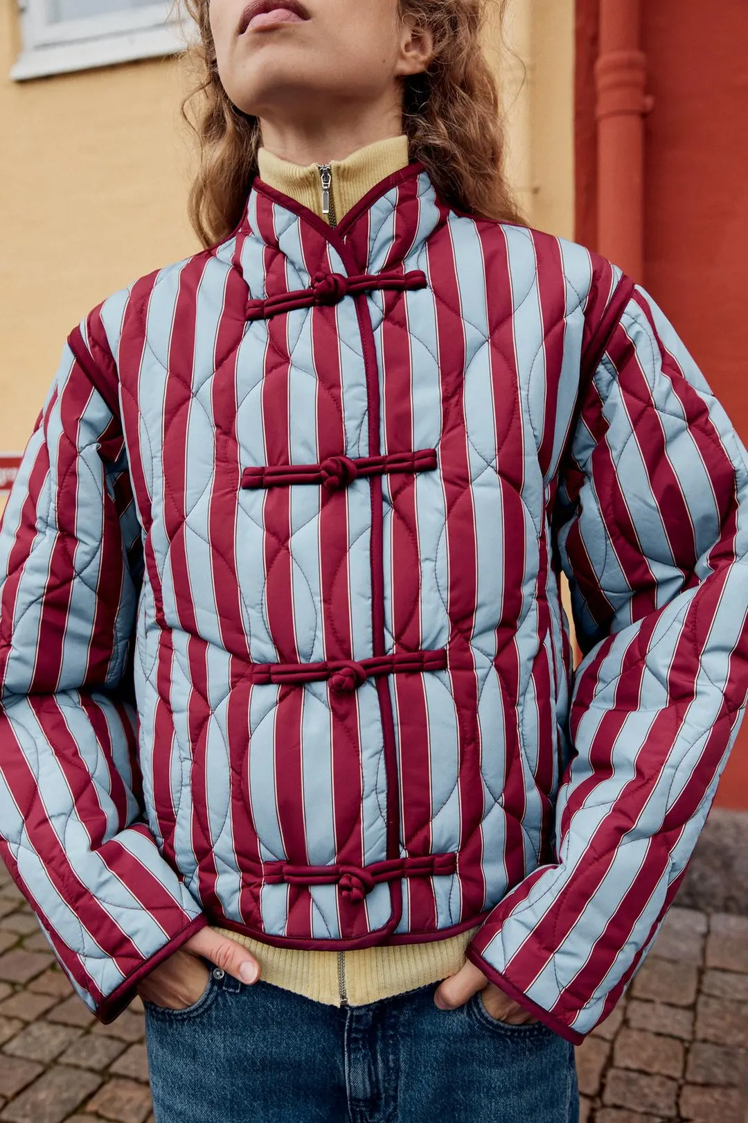 Полосатая куртка-пуховик с застежкой на клеванты, Zara