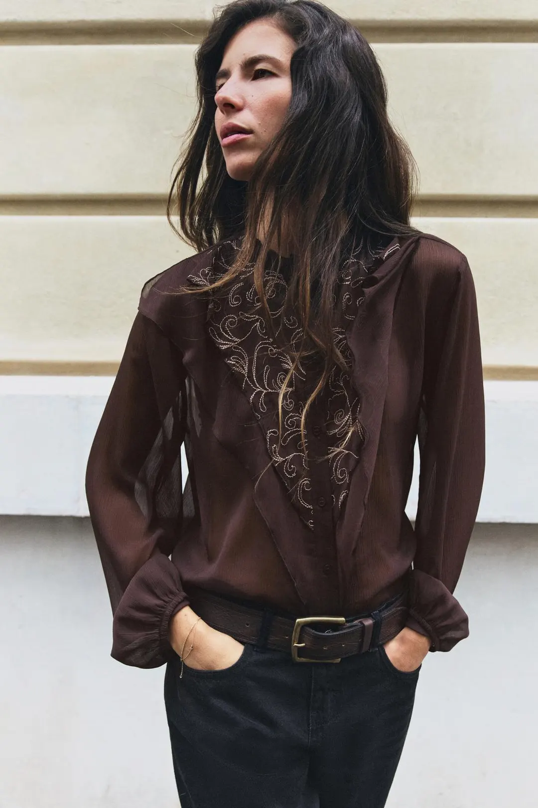 Блузка с вышивкой и оборками, Zara