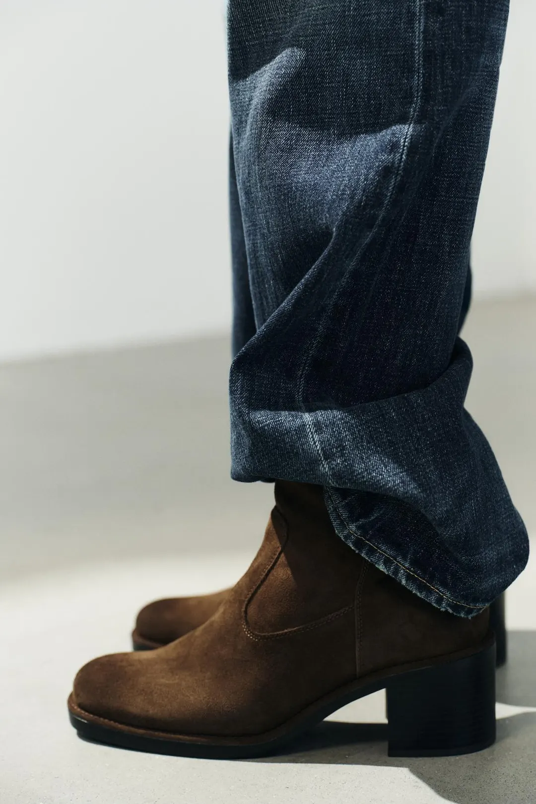 Ботильоны из замшевого спилка на каблуке, Zara