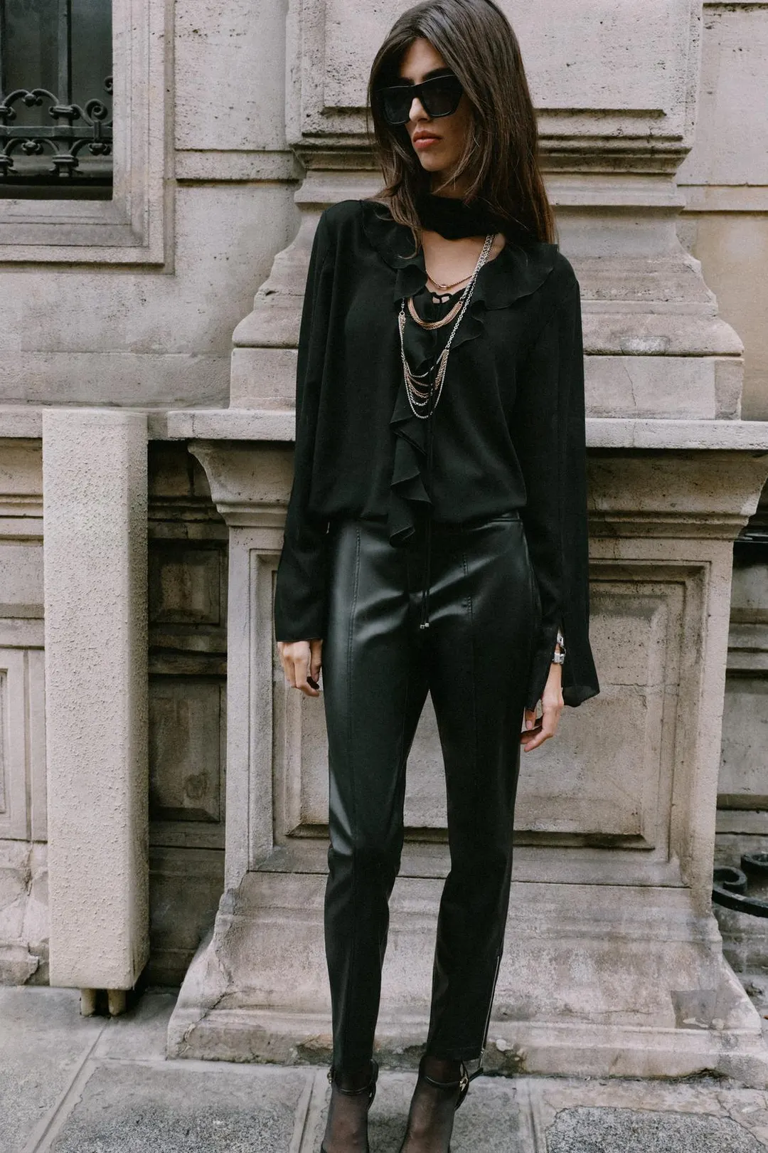 Блузка с бантом и оборками, Zara