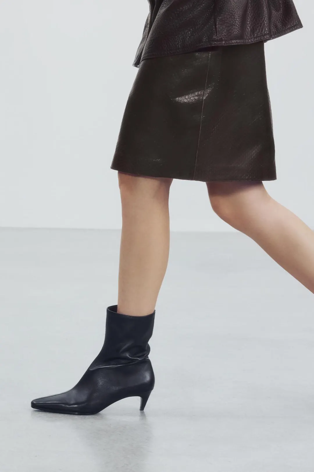 Кожаные ботильоны на каблуке-рюмочке, Zara