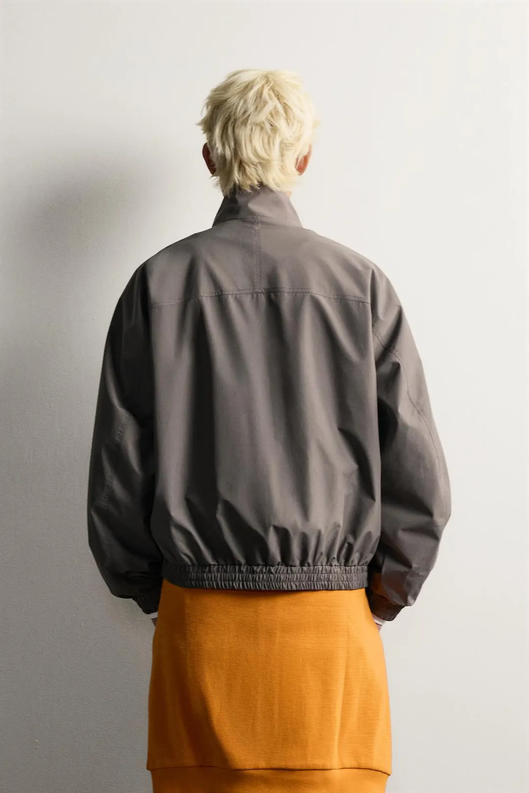 Легкая водоотталкивающая технологичная куртка, Zara