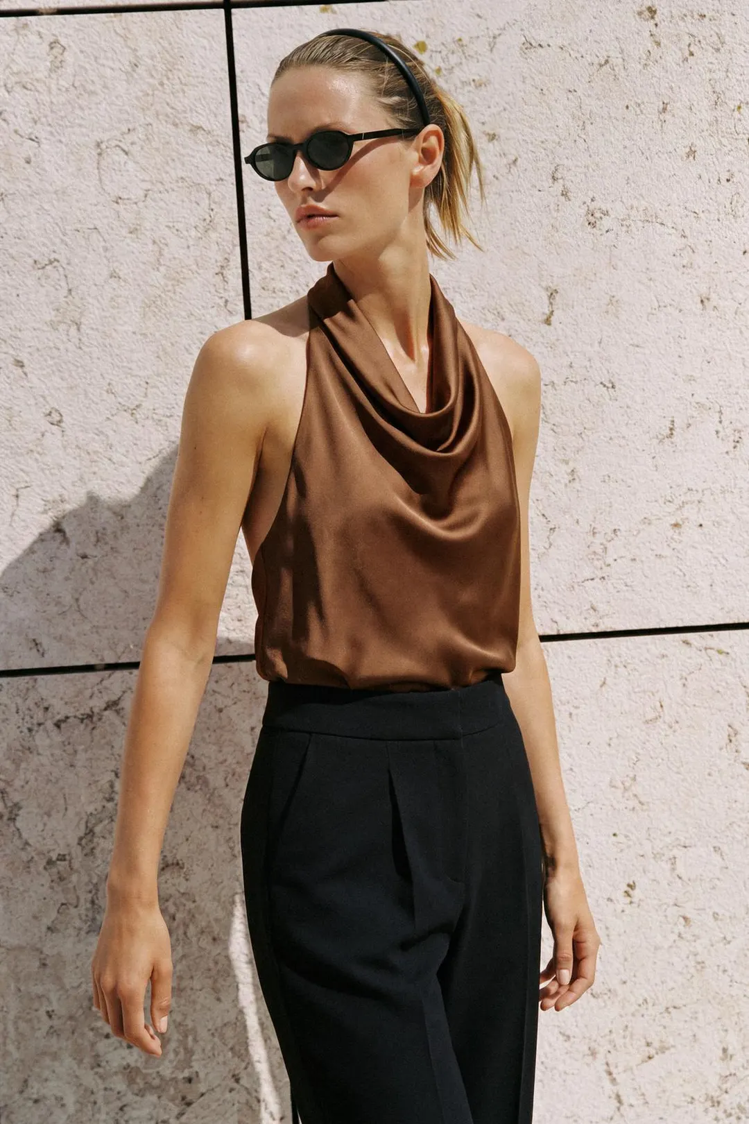 Атласный топ с бретелью халтер, Zara