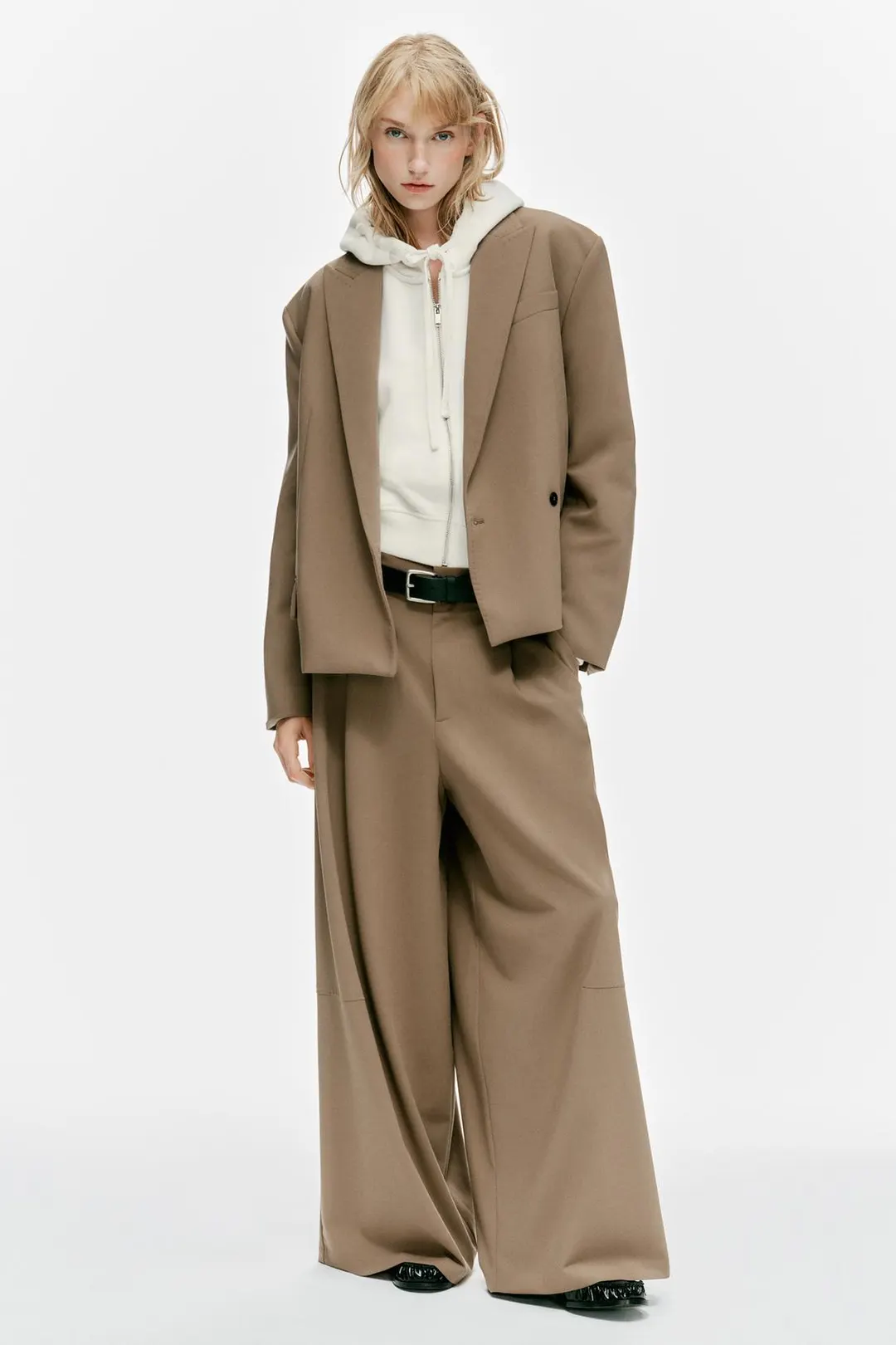 Брюки со складками и отстрочкой, Zara