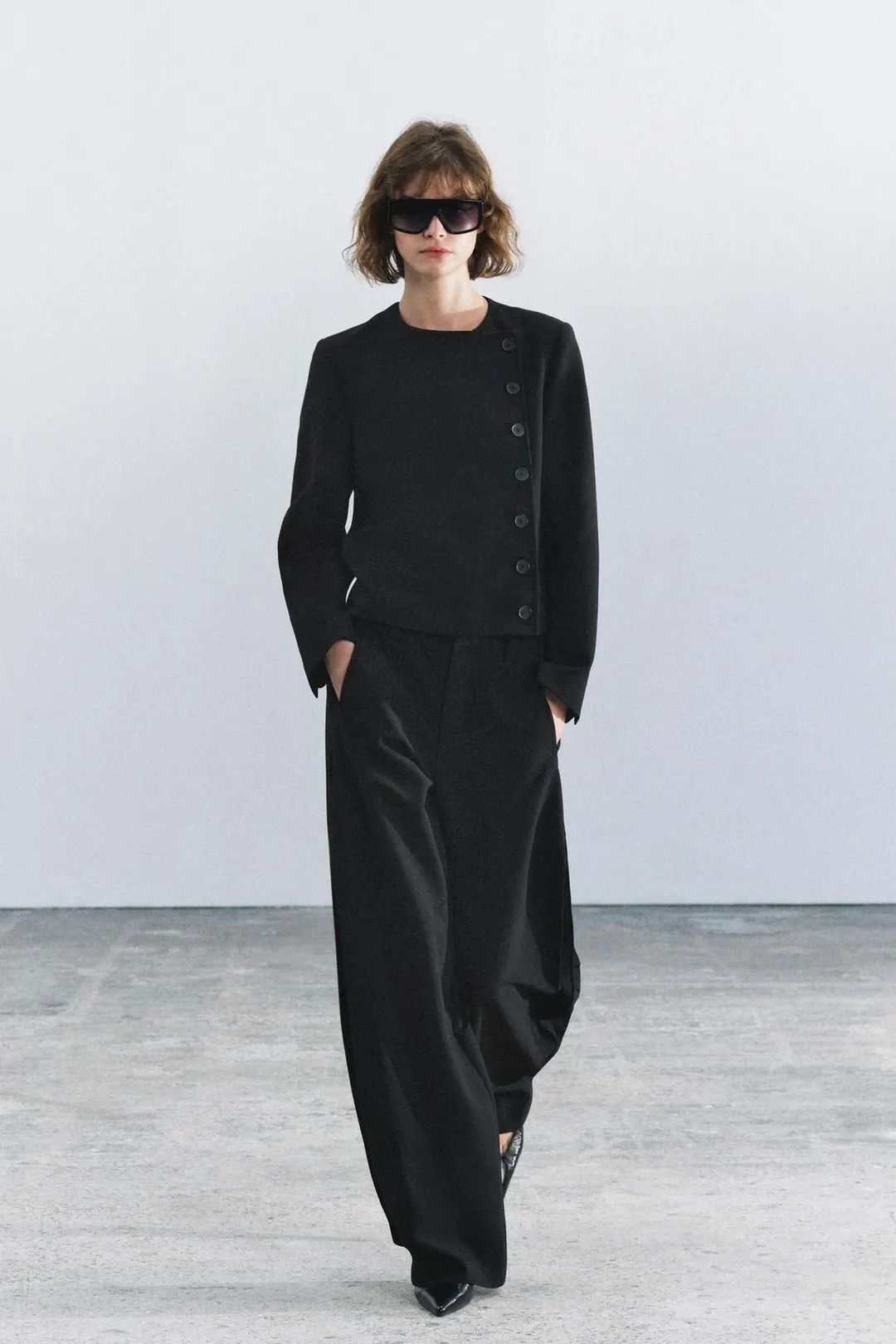 Брюки с боковыми складками ZW Collection, Zara