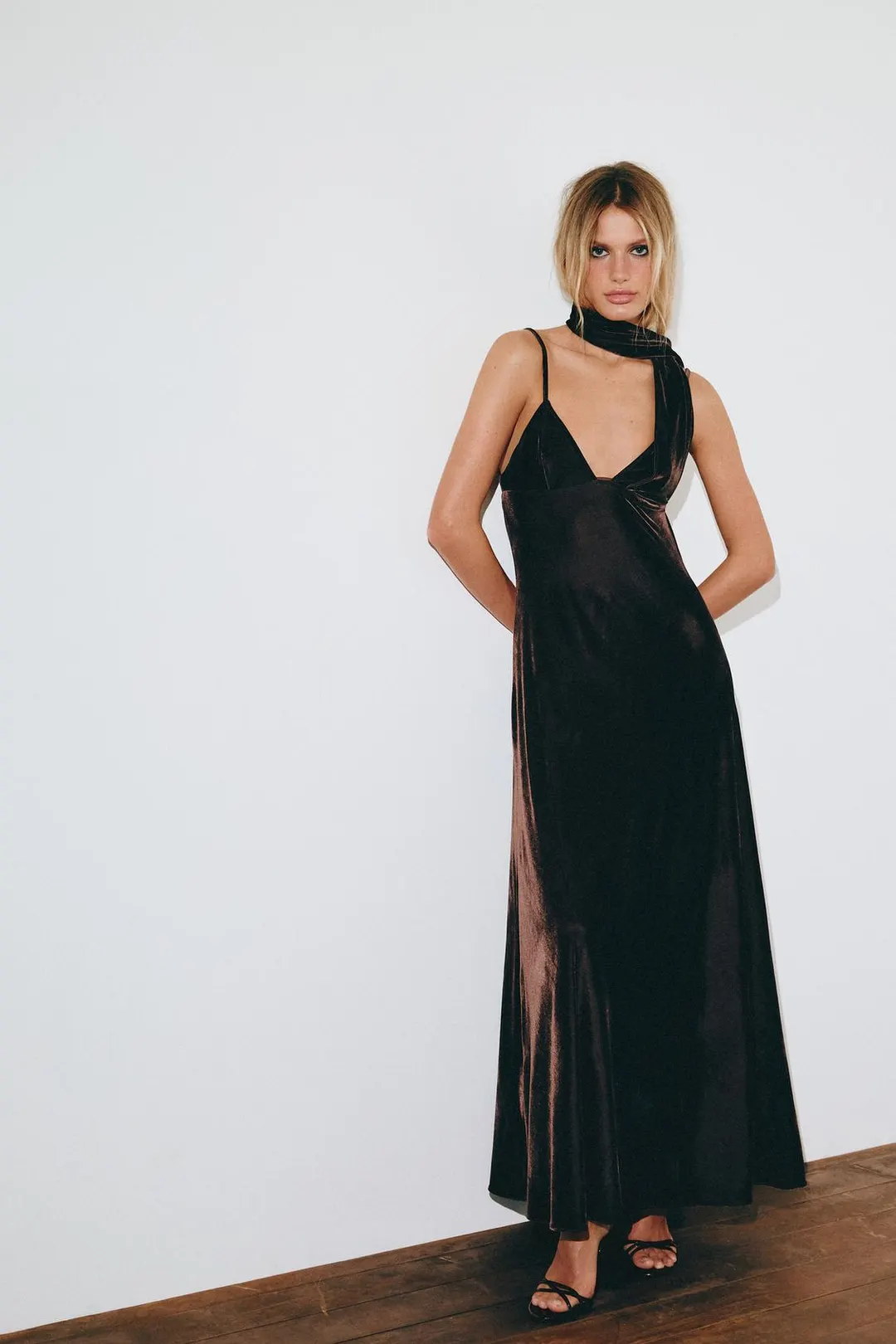Бархатное платье с шарфом, Zara