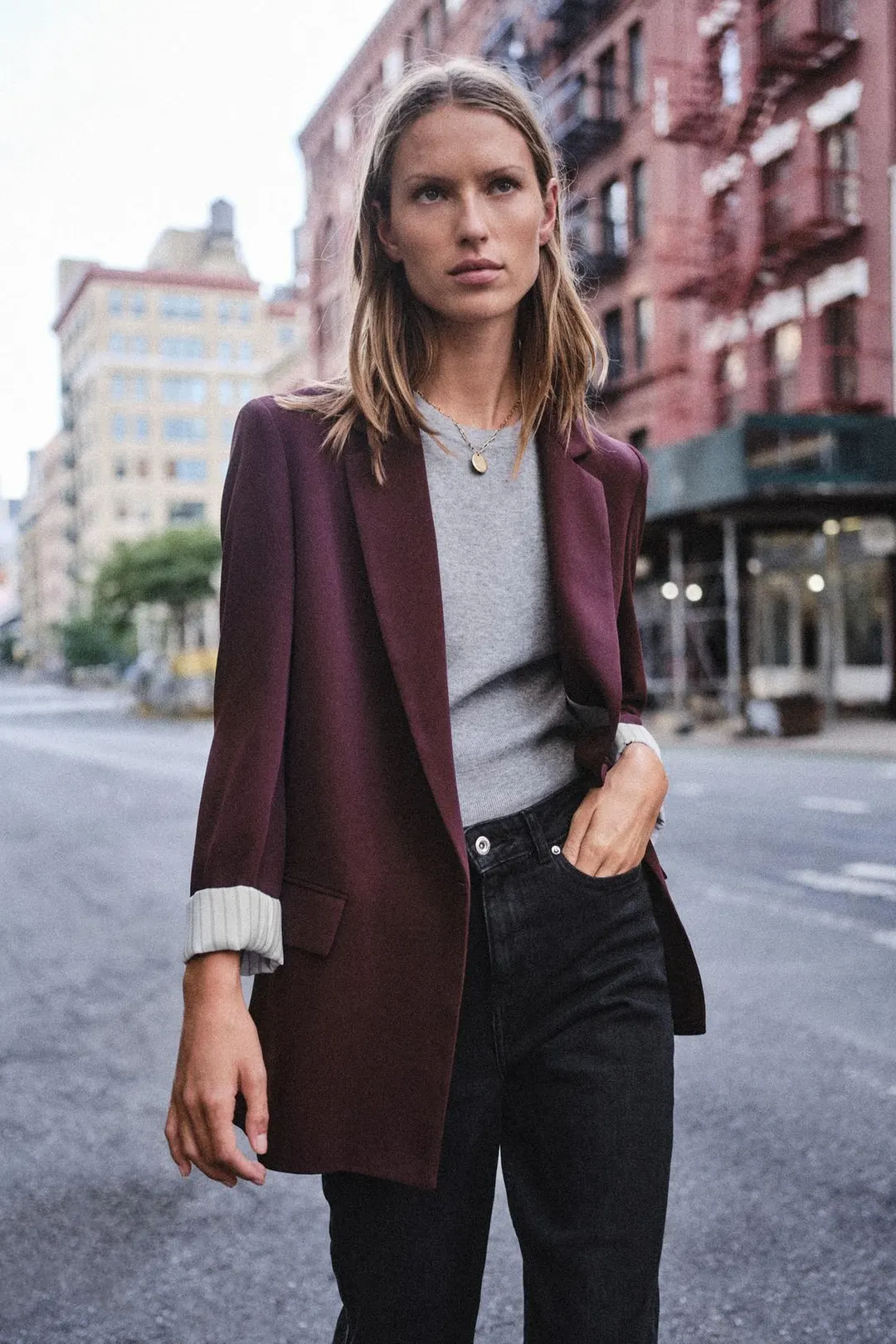 Блейзер с подплечниками и принтованными манжетами, Zara