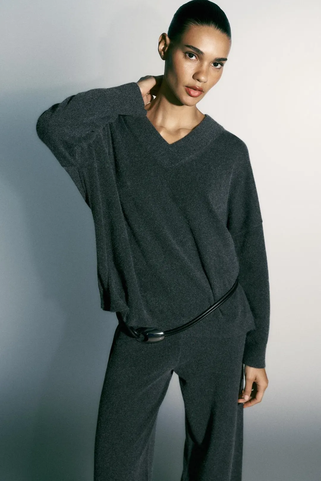 Трикотажный свитер оверсайз, Zara