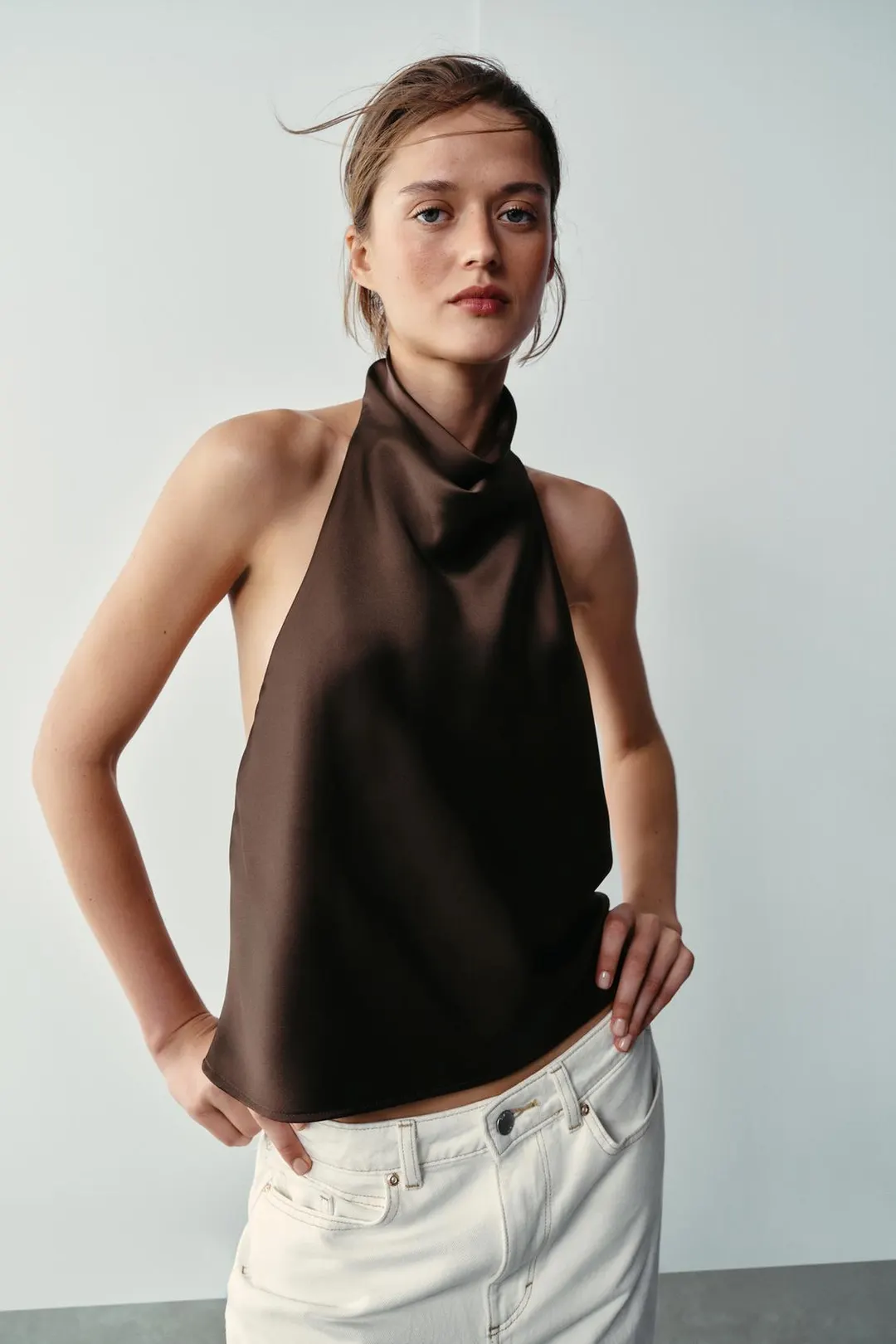 Атласный топ с бретелью халтер, Zara