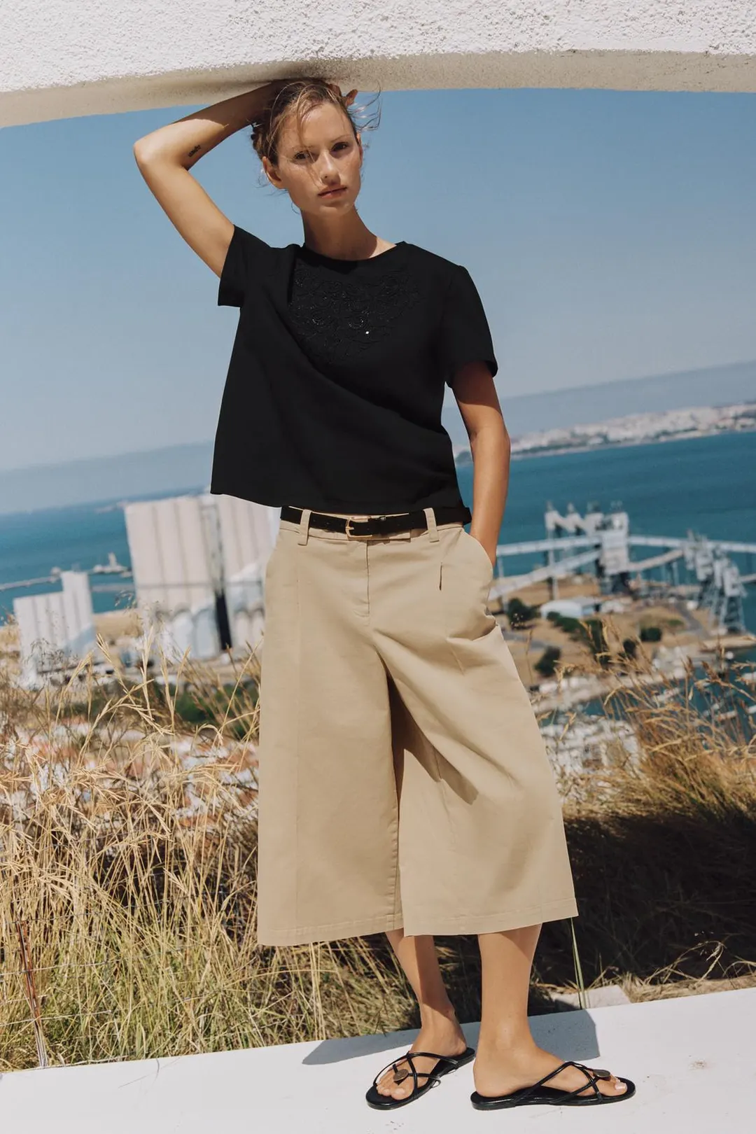 Футболка из хлопка с вышивкой, Zara