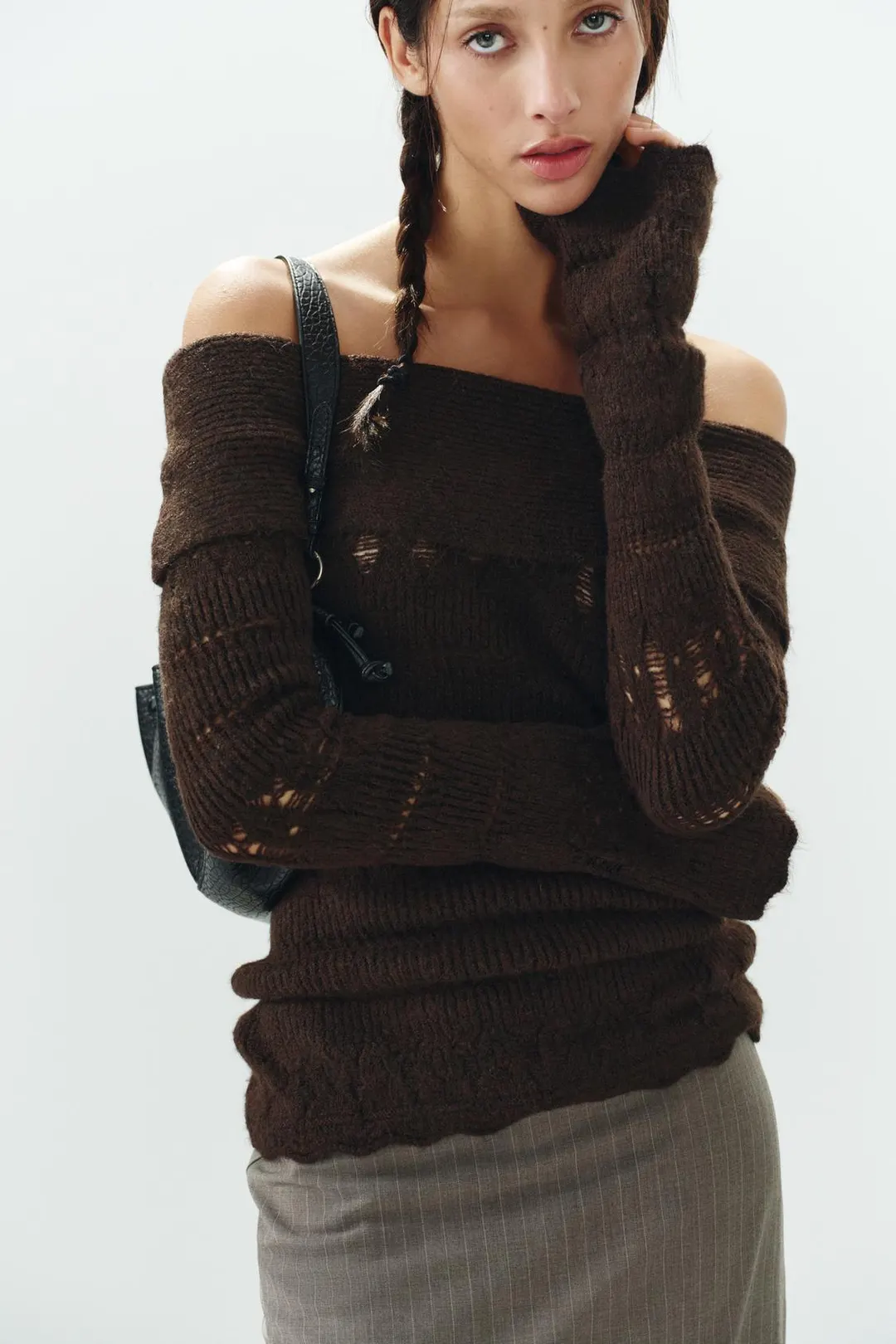 Ажурный свитер с открытыми плечами, Zara