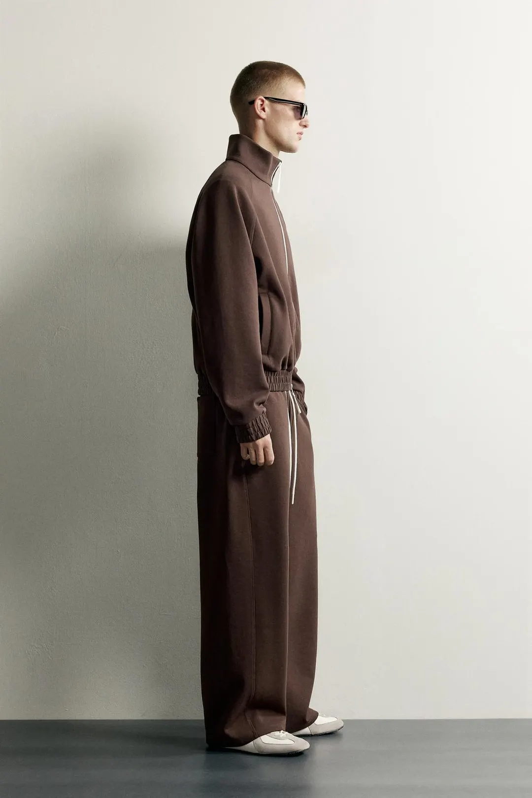 Олимпийка с контрастной молнией, Zara
