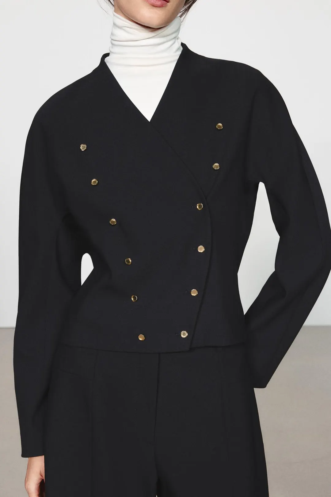 Блейзер с золотистыми пуговицами ZW Collection, Zara