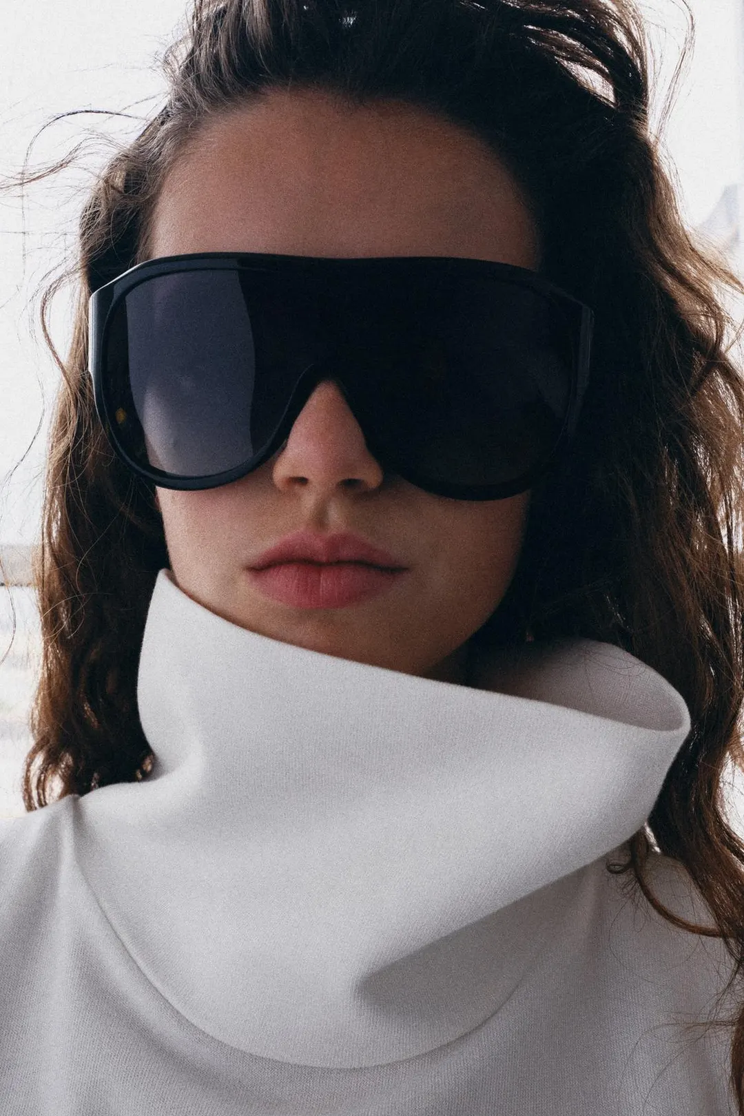 Топ с высоким воротником и подплечниками, Zara