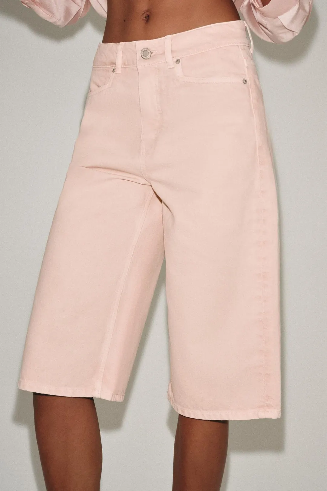 Джинсовые бермуды ZW Collection со средней посадкой, Zara