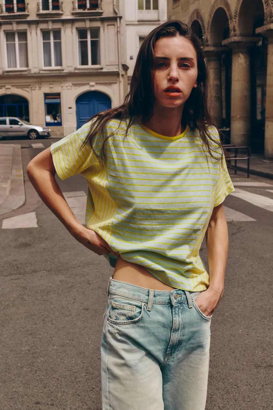 Футболка в полоску из хлопка и льна, Zara