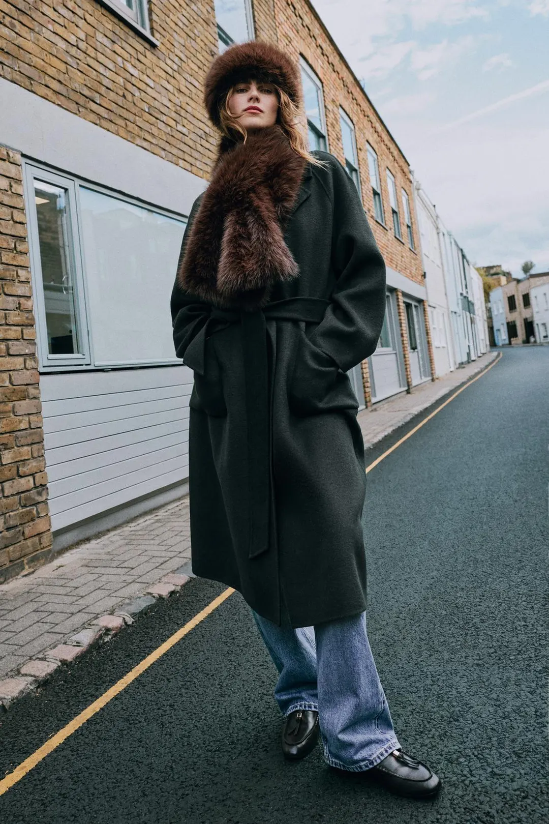 Двусторонний воротник под овчину с эффектом кожи, Zara