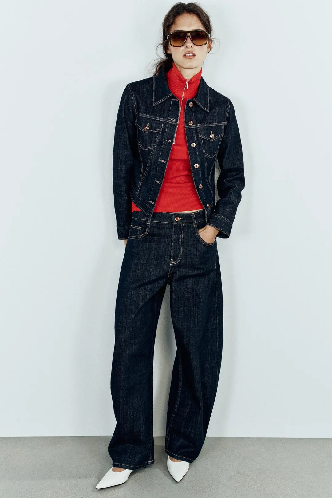 Джинсы barrel с высокой посадкой и вышивкой сзади Z1975, Zara