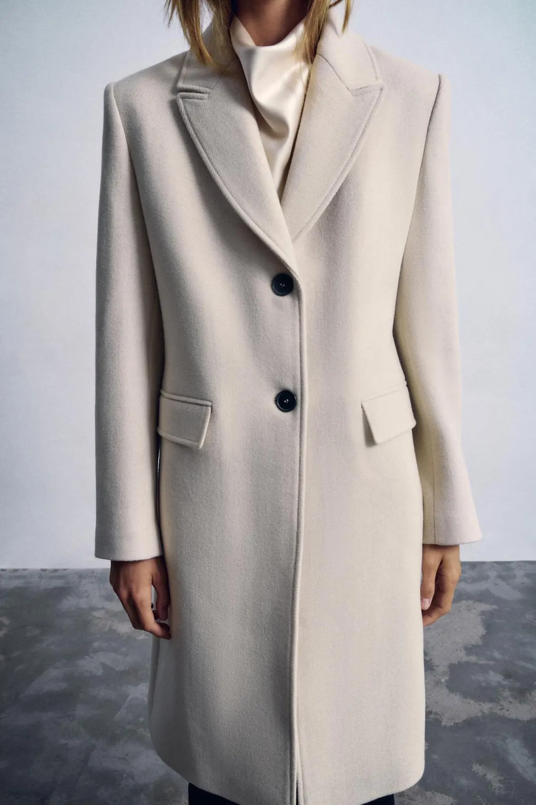 Пальто с подплечниками, Zara