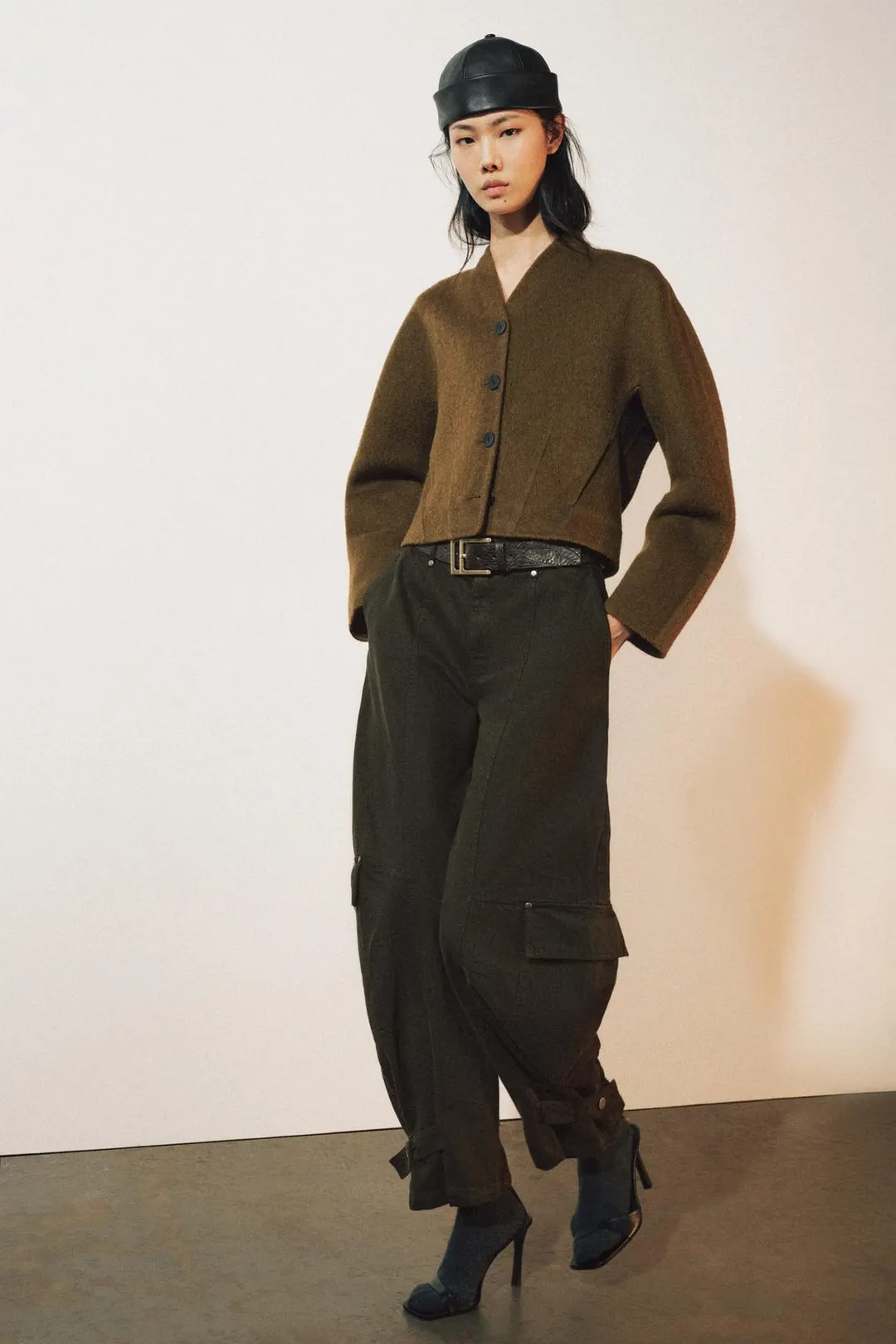 Укороченная куртка из смесовой шерсти ZW Collection, Zara