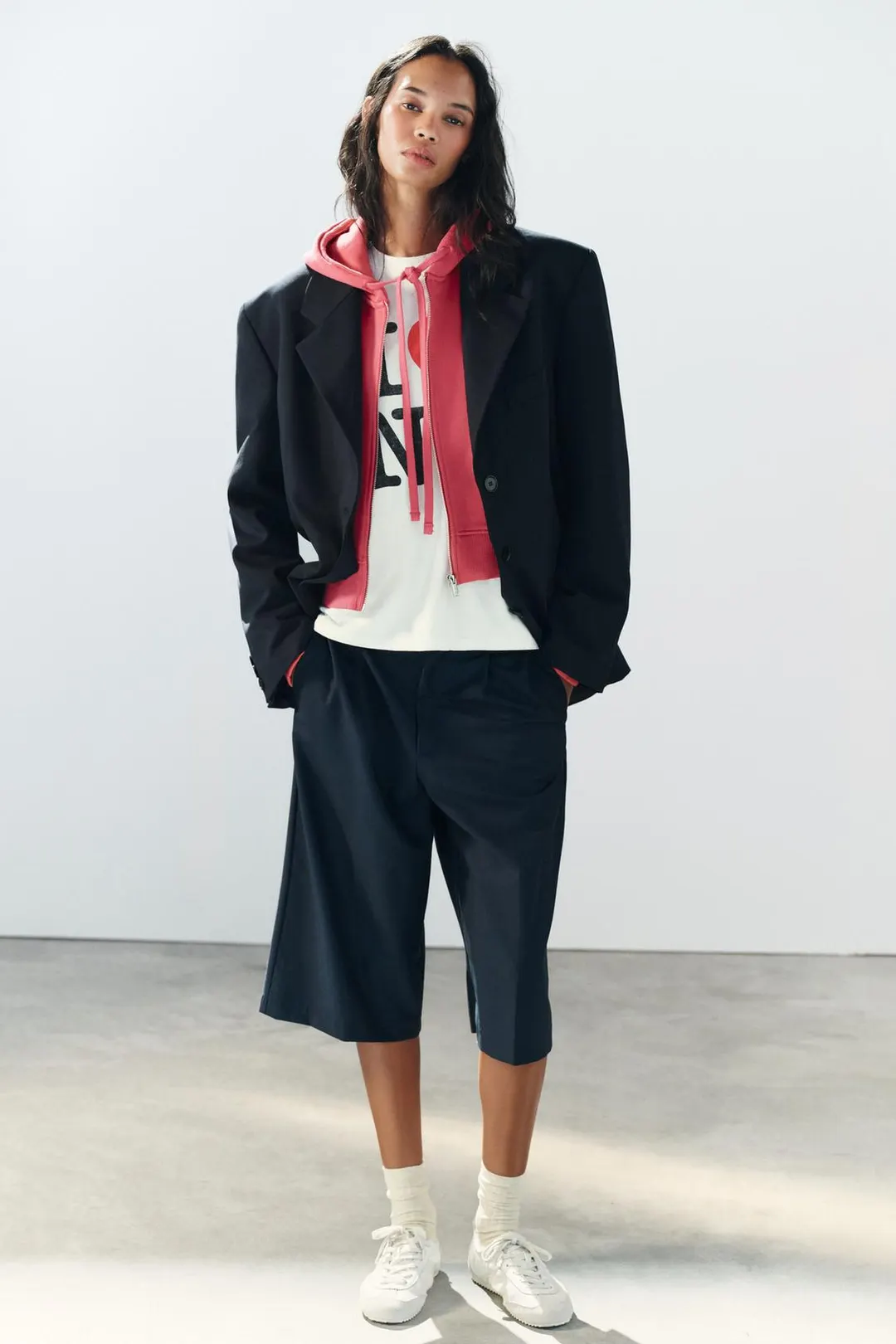 Шорты-бермуды прямого кроя со складками, Zara