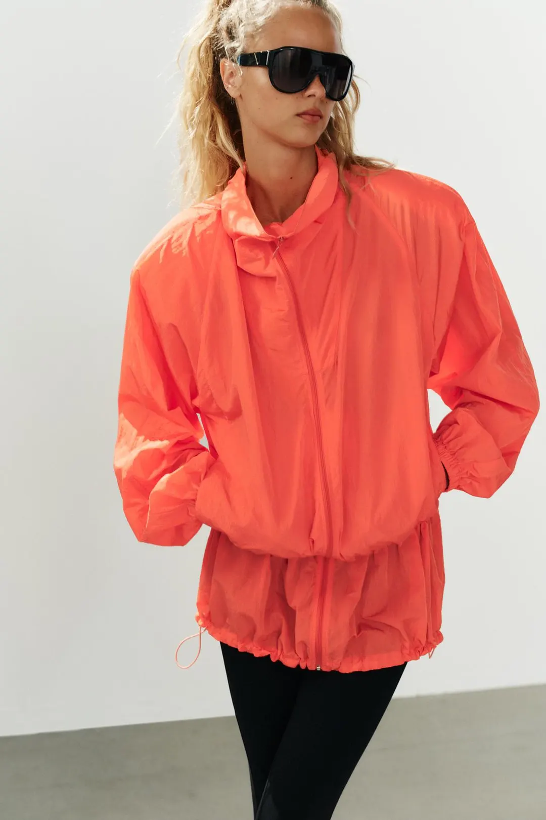 Куртка из технологичной ткани с подплечниками, Zara