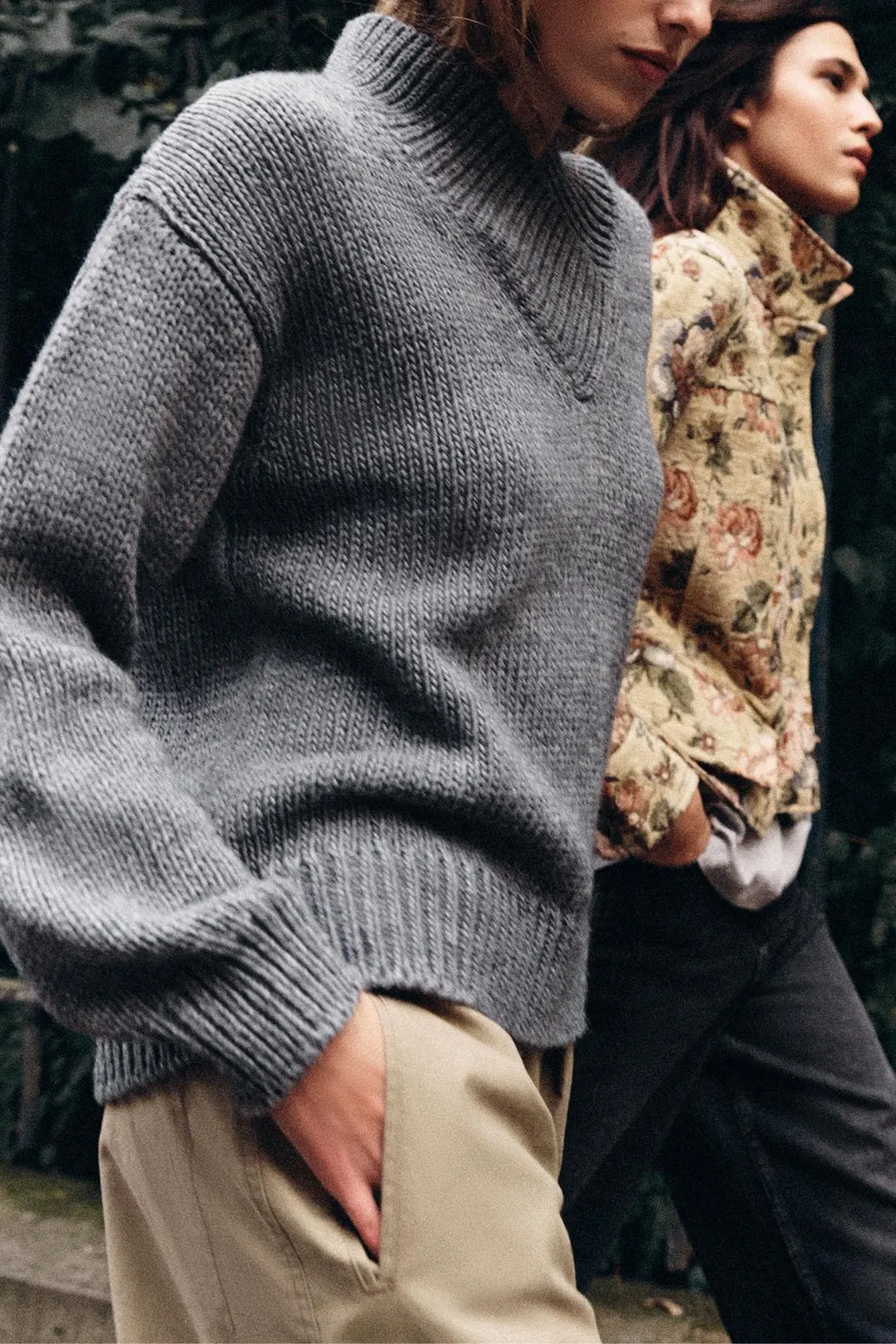 Вязаный свитер с V-образным вырезом, Zara