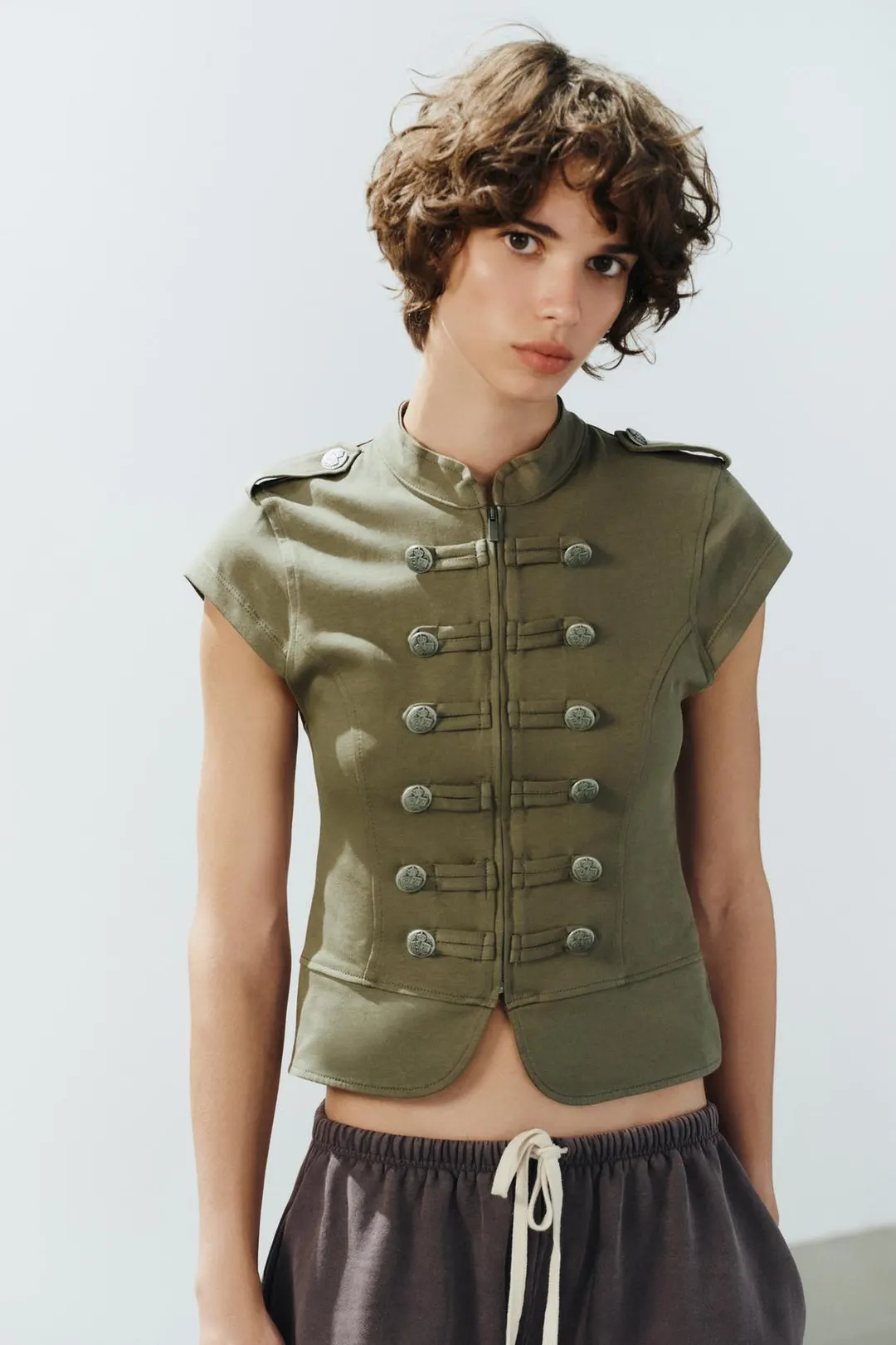 Топ на молнии и пуговицах, Zara