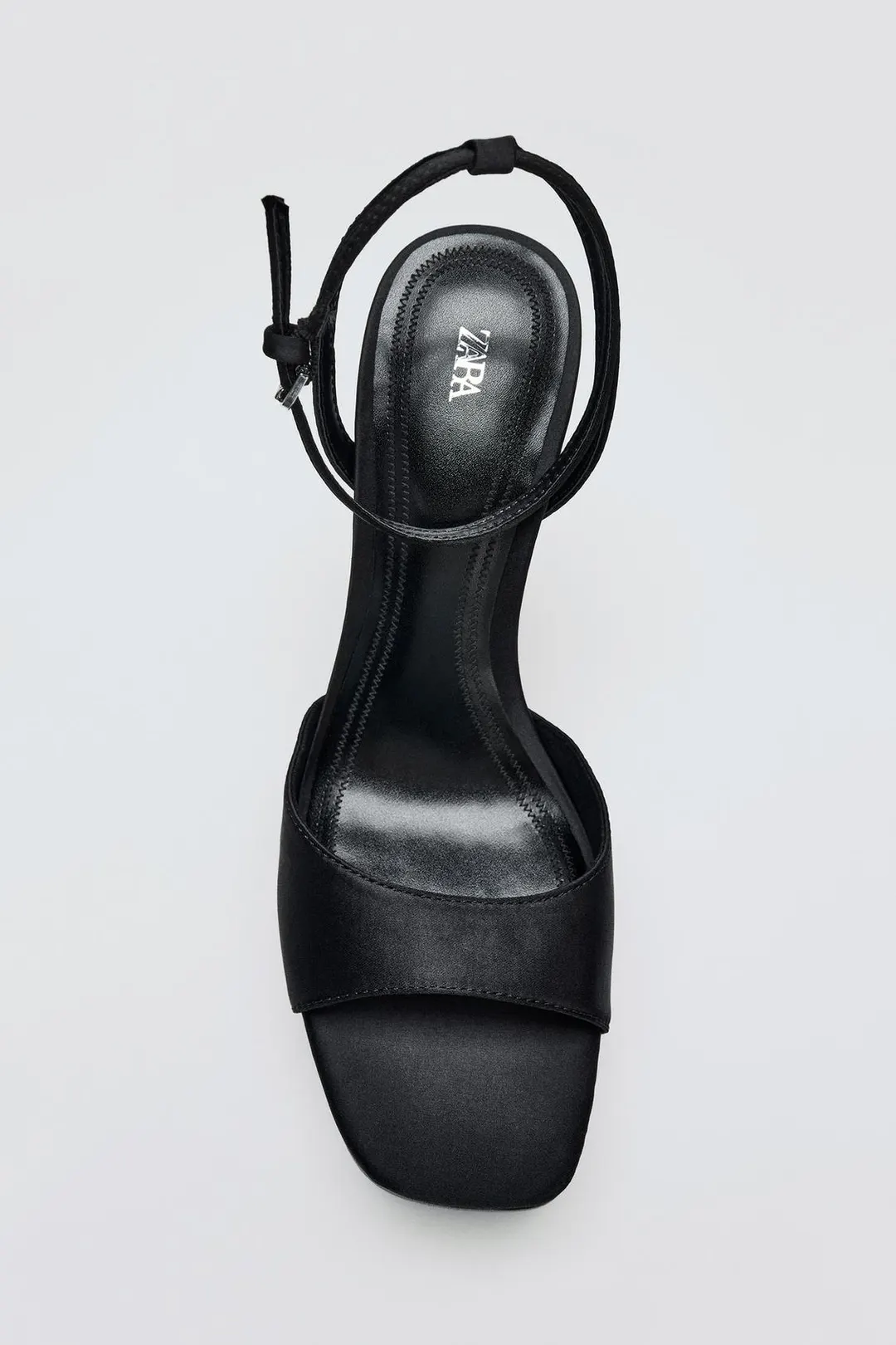 Босоножки на платформе с эффектом сатина, Zara
