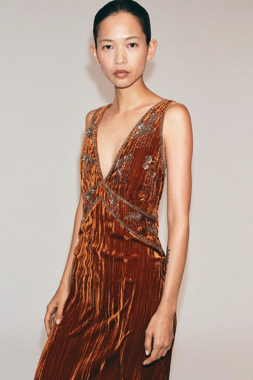 Платье бархатное с вышивкой ZW Collection, Zara