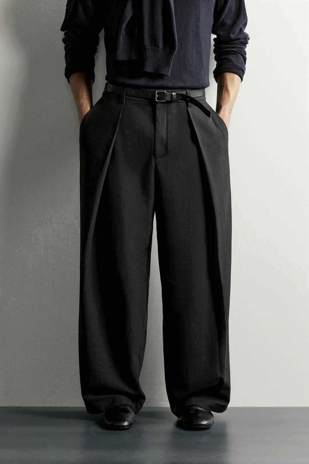 Брюки широкого кроя с встречной складкой, Zara