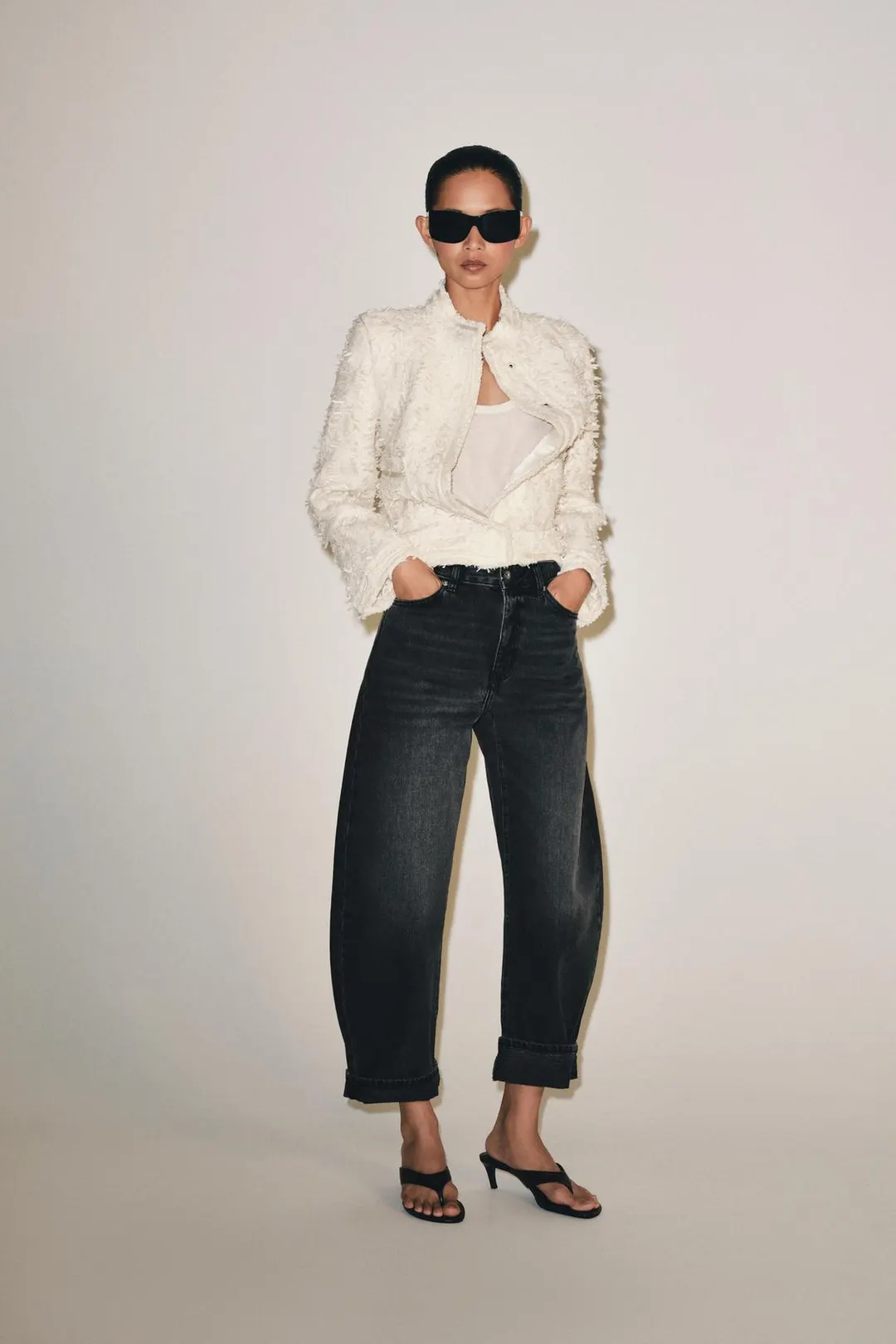 Джинсы ZW Collection силуэта balloon средней посадки с отворотами, Zara