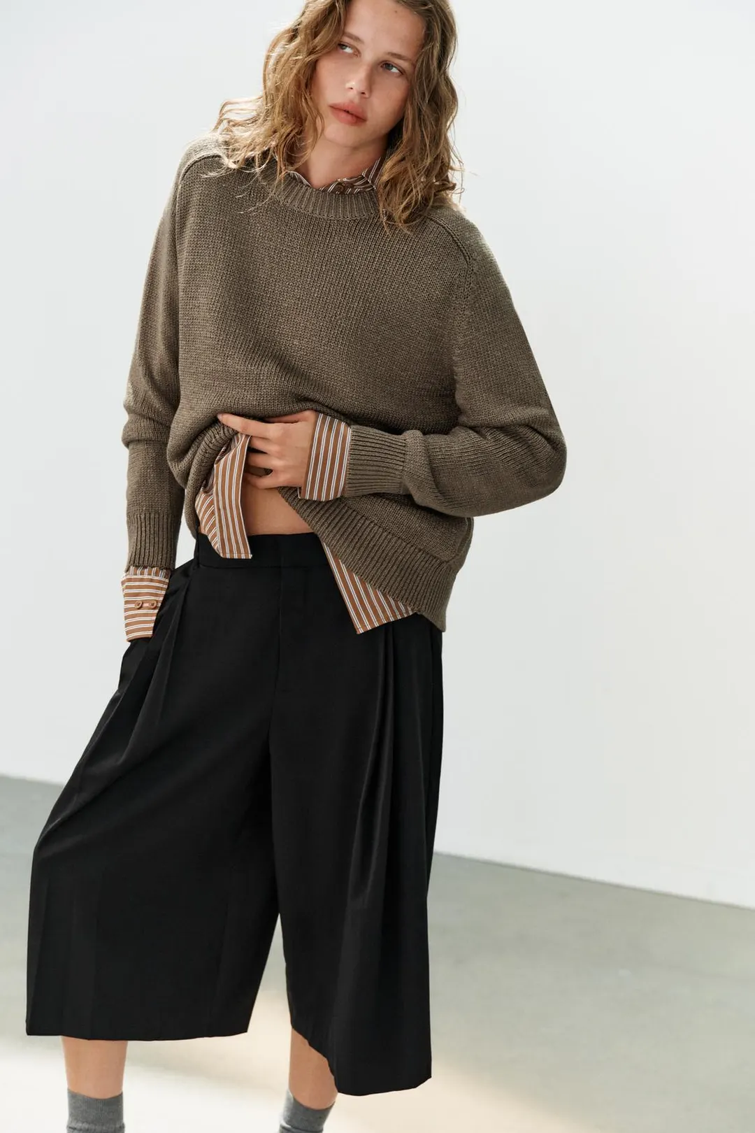Удлиненные бермуды со складками, Zara