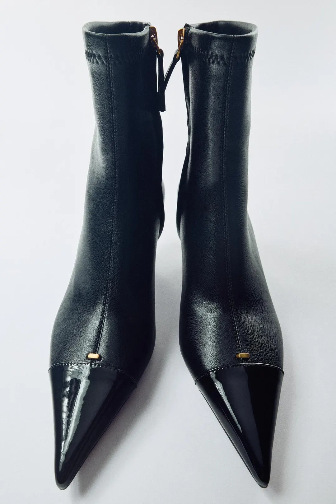 Ботильоны на каблуке kitten heel с контрастным мысом, Zara