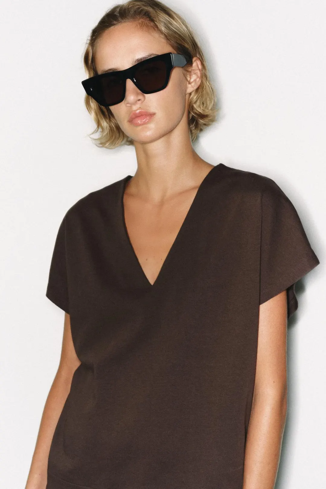 Футболка с V-образным вырезом, Zara