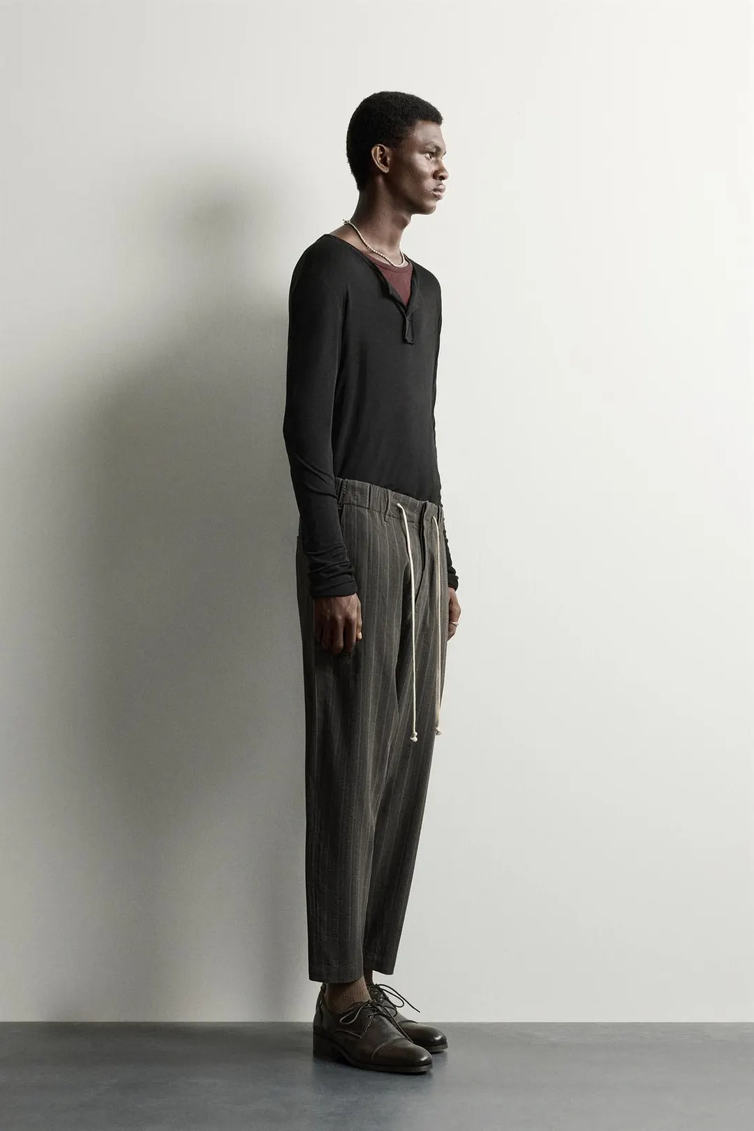 Брюки свободного кроя в полоску, Zara