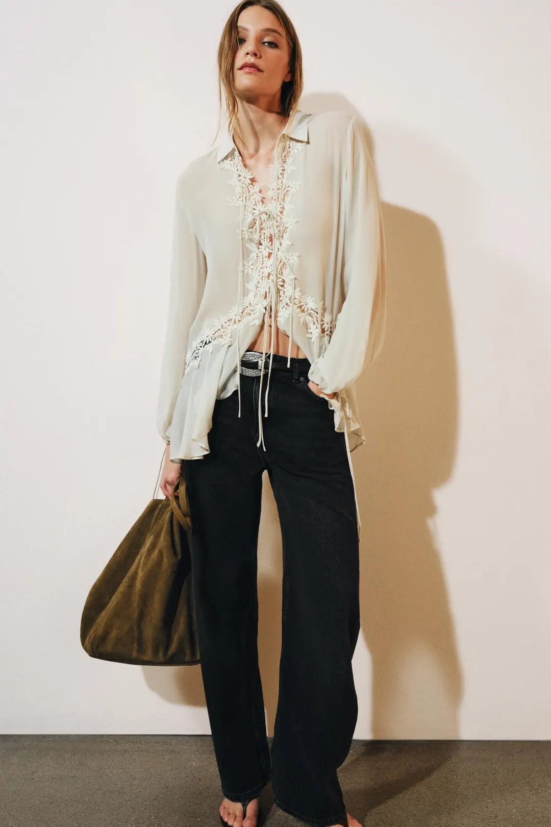 Кружевная блузка с вышивкой ZW Collection, Zara